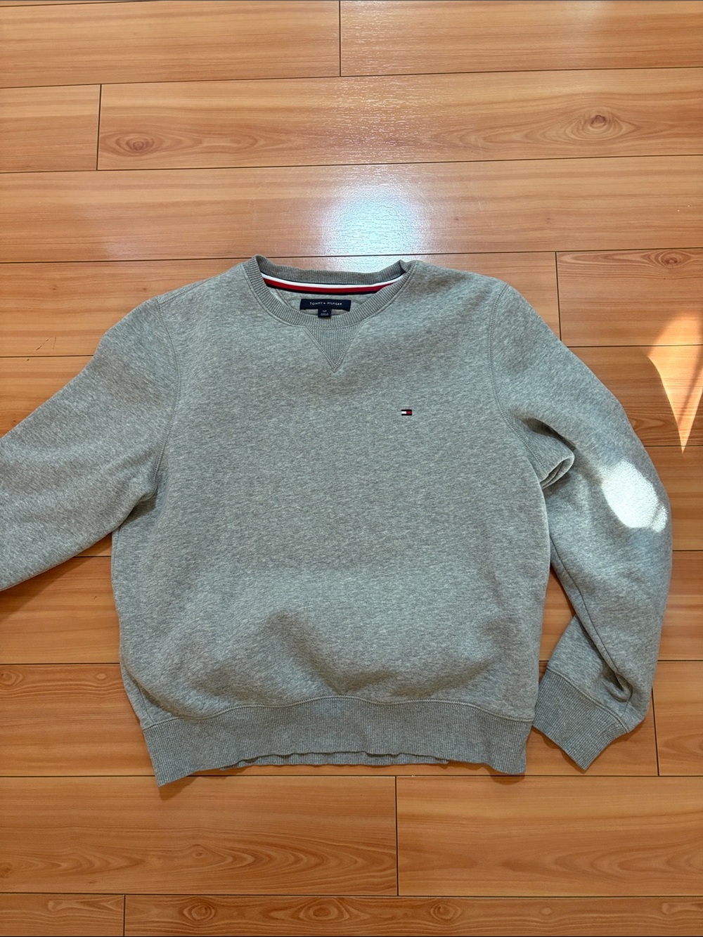 Tommy Gilfiger sweatshirt